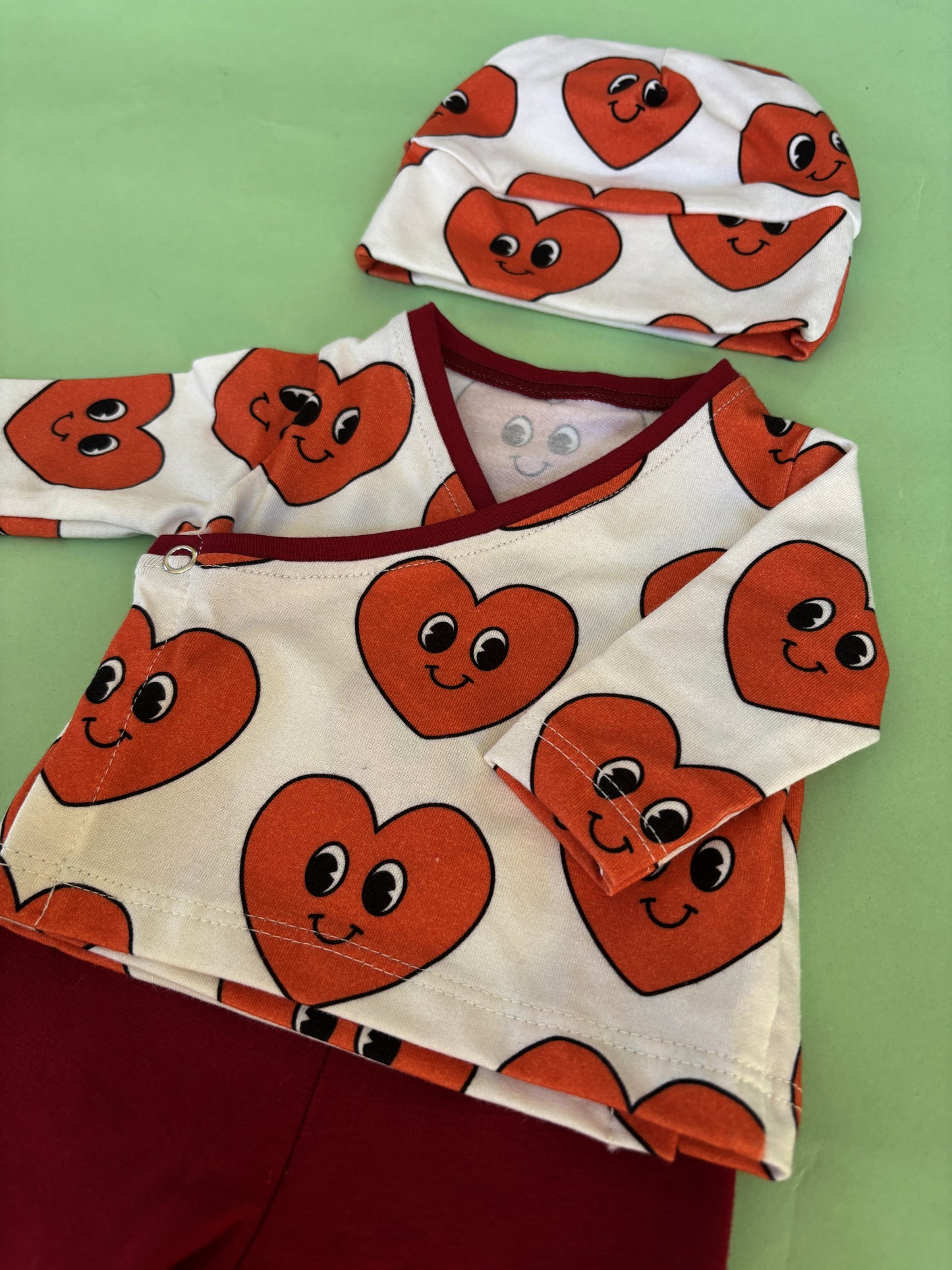 Conjunto bebé primera puesta algodón orgánico Corazones
